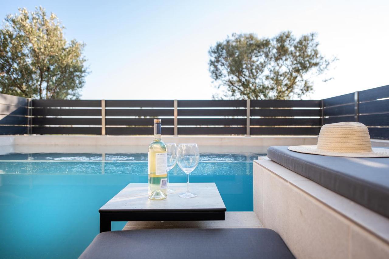 Serene Seafront Villas Nea Iraklia Dış mekan fotoğraf